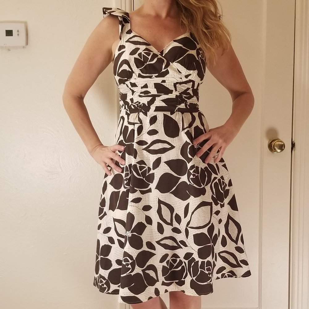 Gorgeous Classic White and Black Floral Dress